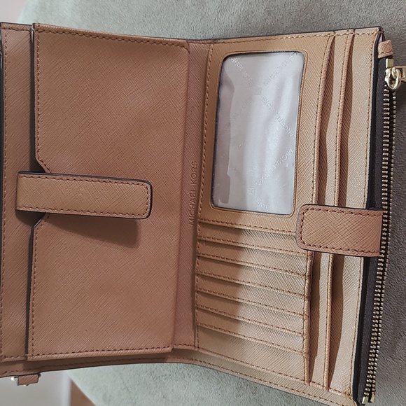 Michael kors wristlet wallet - Picture 3 of 7